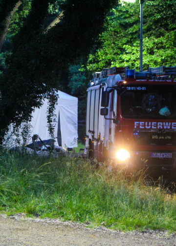 Leblose Person in der Cottbuser Spree; Foto: Blaulichtreport Lausitz