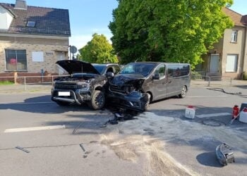 Eine Person bei Autounfall in Cottbus-Kiekebusch verletzt