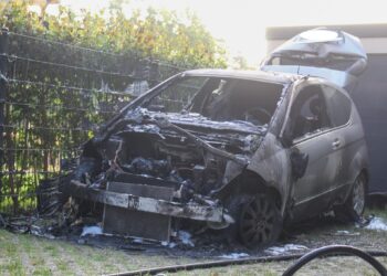 PKW-Brand in Cottbus; Foto: Blaulichtreport Lausitz