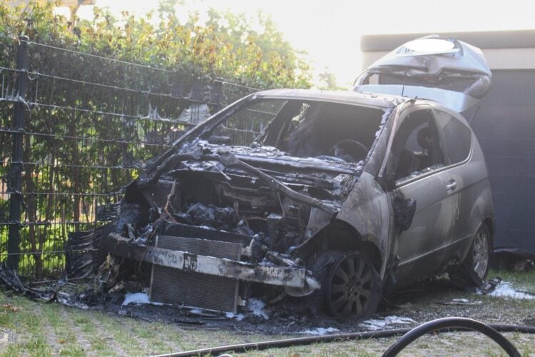 PKW-Brand in Cottbus; Foto: Blaulichtreport Lausitz