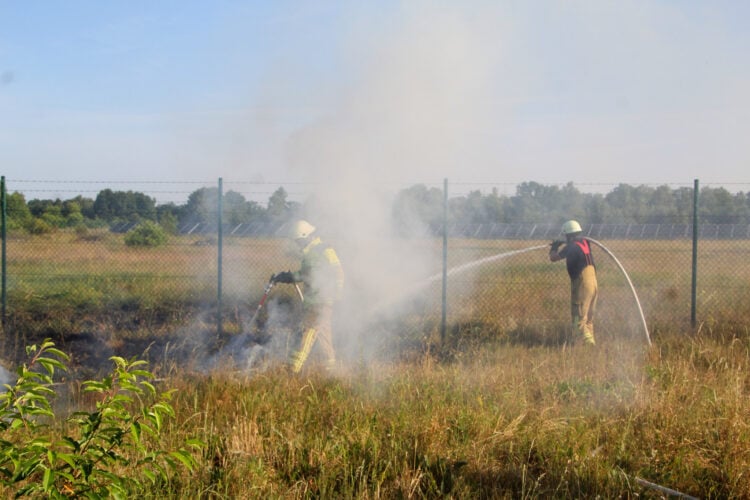 Brand am Flugplatz Cottbus; Foto: Blaulichtreport Lausitz