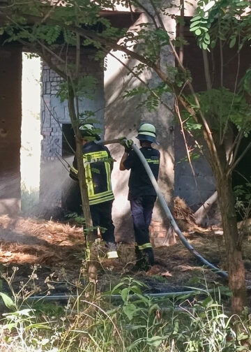 Strohballenbrand in Briesen: Foto: Blaulichtreport Lausitz
