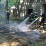 Strohballenbrand in Briesen: Foto: Blaulichtreport Lausitz
