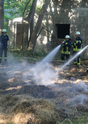 Strohballenbrand in Briesen: Foto: Blaulichtreport Lausitz