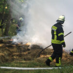 Strohballenbrand in Briesen: Foto: Blaulichtreport Lausitz