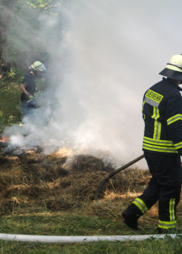 Strohballenbrand in Briesen: Foto: Blaulichtreport Lausitz
