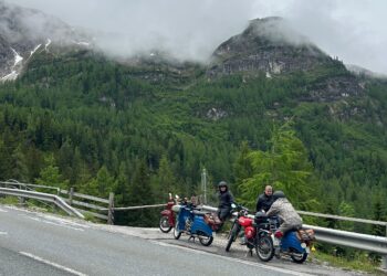 Mit der Simson nach Rom: Kahrener Moped-Team hat Venedig erreicht