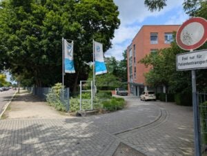 Landrat stellt Geschäftsführer des Elbe-Elster Klinikums frei