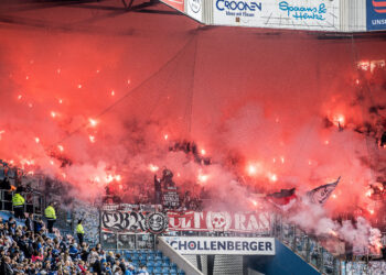 Hansa Rostock gegen Energie Cottbus, Fan-Pyro sorgt für hohe Geldstrafe.; Foto: Christiane Weiland