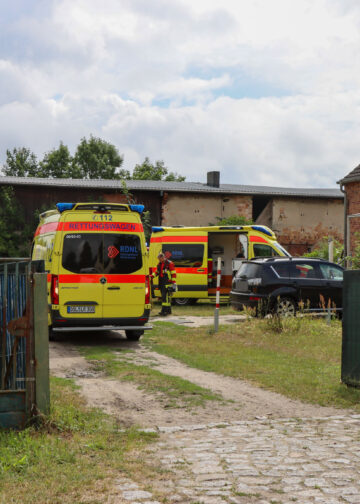 Mauereinsturz in Casel fordert zwei Verletzte; Foto: Blaulichtreport Lausitz