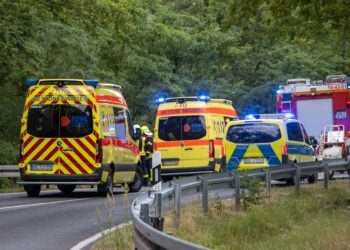 Zwei Verletzte bei Autounfall nahe Ruhland