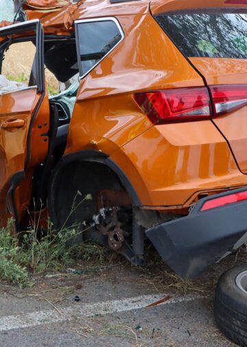 Verkehrsunfall auf der B96 bei Wormlage; Foto: Blaulichtreport Lausitz