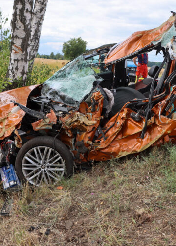 Verkehrsunfall auf der B96 bei Wormlage; Foto: Blaulichtreport Lausitz