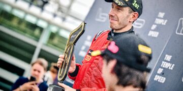 Siegerehrung nach dem zweiten Rennen – Clausnitzer auf Platz 1 der SUPER LIGHTS-Kategorie
(Foto: Angelo Poletto)