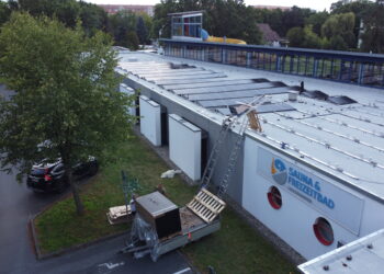 Lauchhammer: Freizeitbad setzt mit Solardach auf grüne Stromversorgung