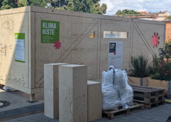 „Klima-Kiste“ bringt Abkühlung & grüne Ideen in Cottbuser Innenstadt