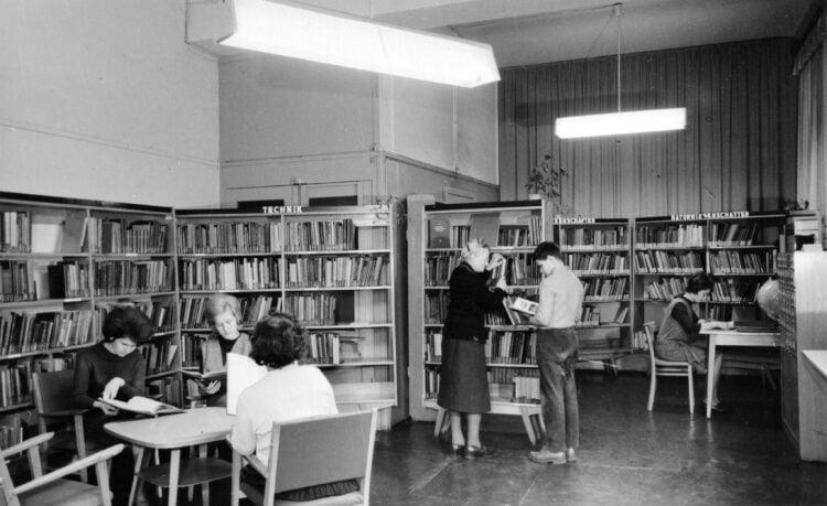 ca. 1950 Stadtbibliothek in der Wilhelm-Külz-Straße 11, Foto: Georg Just