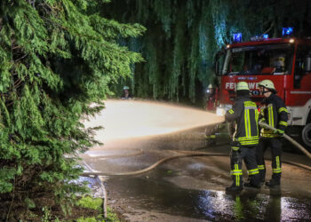 Nächtlicher Brand in Werben: Feuerwehr verhindert Ausbreitung