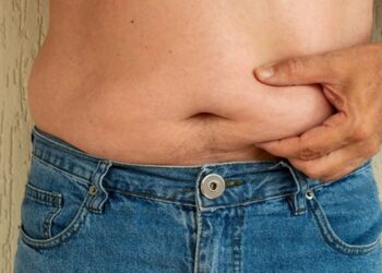 Cellulite bei Männern: Warum sie entsteht und was hilft