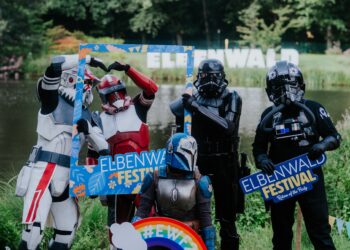 VERLOSUNG für Elbenwald Festival! Aufbau im Spreeauenpark Cottbus läuft