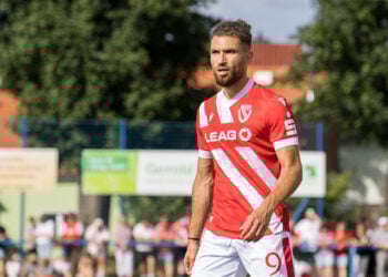 Energie Cottbus löst Vertrag mit Romarjo Hajrulla auf. Rückkehr zu RWE