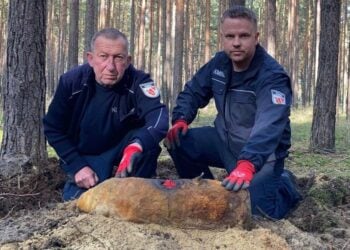 Bombe bei Kahren erfolgreich entschärft. A15 wieder frei