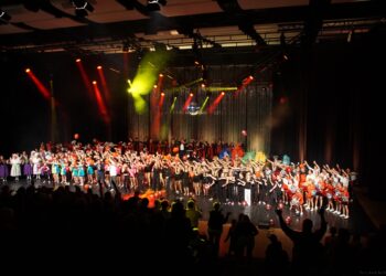 „Ein Kessel Buntes“ zum 50. Jubiläum der Stadthalle Cottbus