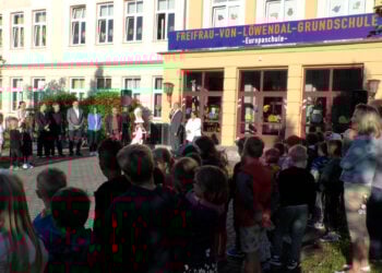 Freifrau-von-Löwendal Grundschule in Lauchhammer feierlich eingeweiht