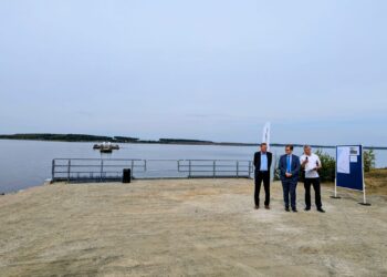 Sedlitzer See bekommt weiteren Ausflugsort mit Schwimmsteg & Infopunkt