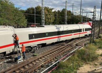 ICE bei Überführungsfahrt in Falkenberg entgleist