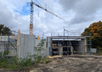 Richtfest für Energiewerkstatt an den IBA-Terrassen in Großräschen