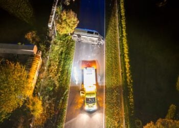 Stundenlange Bergungsarbeiten: Transporter bei Bronkow umgekippt