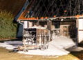 Brand des Gerätehauses der freiwilligen Feuerwehr Dürrehofe; Foto: Blaulichtreport Lausitz