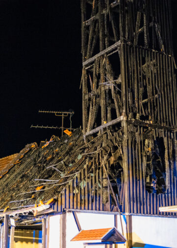 Brand des Gerätehauses der freiwilligen Feuerwehr Dürrehofe; Foto: Blaulichtreport Lausitz