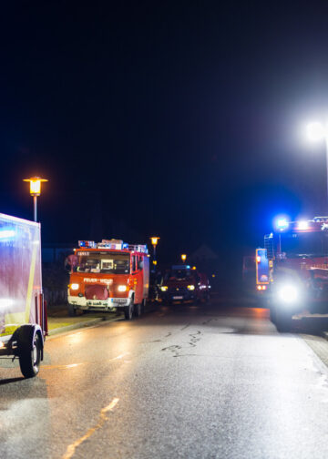 Brand des Gerätehauses der freiwilligen Feuerwehr Dürrehofe; Foto: Blaulichtreport Lausitz