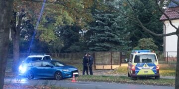 Frau leblos in Auto entdeckt – Einsatz in Spremberg