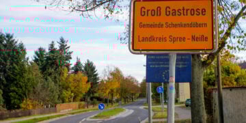 Polizist bei Kontrolle in Groß Gastrose verletzt – Fahrzeug flüchtig