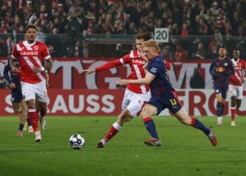 Energie Cottbus unterliegt RB Leipzig 1:4. Todesfall überschattet Spiel