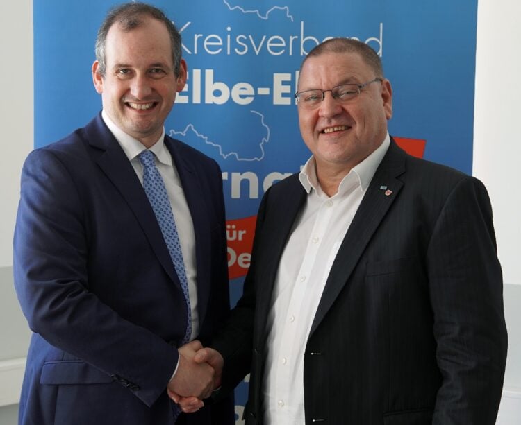 Norbert Kleinwächter (l.) und AfD-Kreisvorsitzender Volker Nothing (r.) / © Norbert Kleinwächter