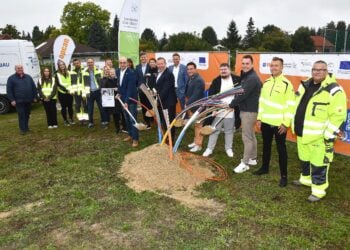 Start in Sonnewalde: Zweiter Breitbandausbau für Elbe-Elster läuft an
