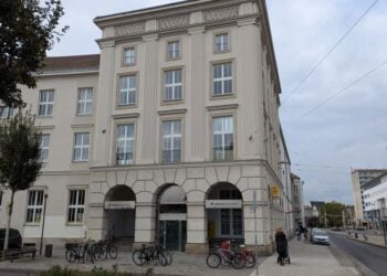 Postbetrieb in Cottbuser „Hauptpost“ endet. Postbank verändert Standort