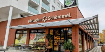 Bioladen Schömmel in Cottbus lädt zum Stollenanschnitt ein