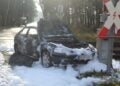 Autobrand am Bahnübergang bei Kolkwitz; Foto: Blaulichtreport Lausitz