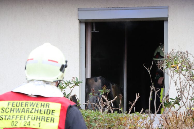 Doppelhaushälfte in Schwarzheide unbewohnbar; Foto: Blaulichtreport Lausitz