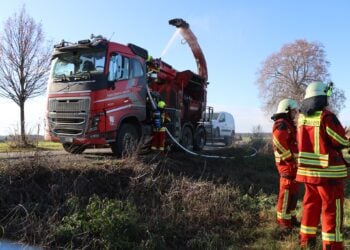 Freienhufen: Fahrer reagiert geistesgegenwärtig bei LKW-Brand