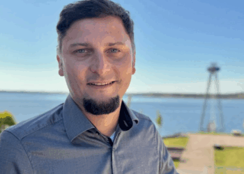 Parteiloser André Lehnick gewinnt Bürgermeisterwahl in Großräschen klar