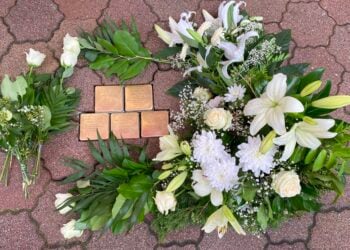 Forst erinnert mit Stolpersteinverlegung an Opfer der Reichspogromnacht