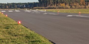 Neue Start- und Landebahn auf Flugplatz Cottbus/Neuhausen eröffnet