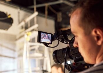 Warum Firmen in München Werbespots an spezialisierte Studios auslagern