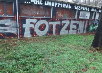 Beleidigungen & rechte Parolen gegen Checkov-Club in Cottbus